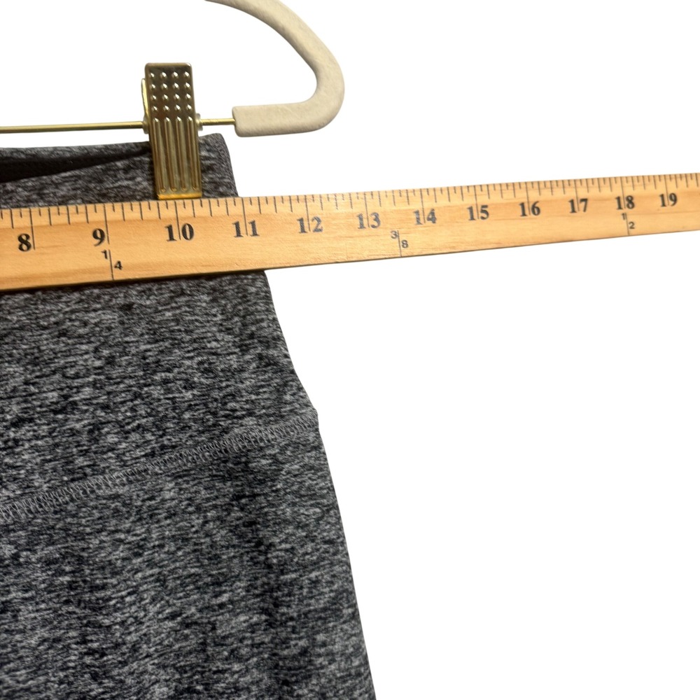 Beyond Yoga Spacedye High Waisted Capri Leggings Womens Small Gray Excellent - Picture 7 of 9